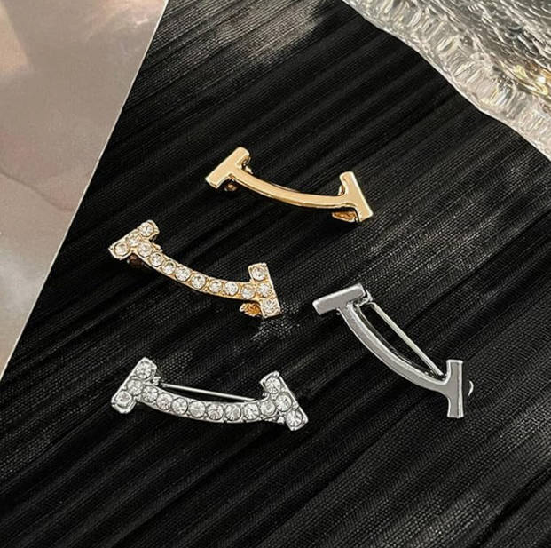 Smiley Face Modesty Clip