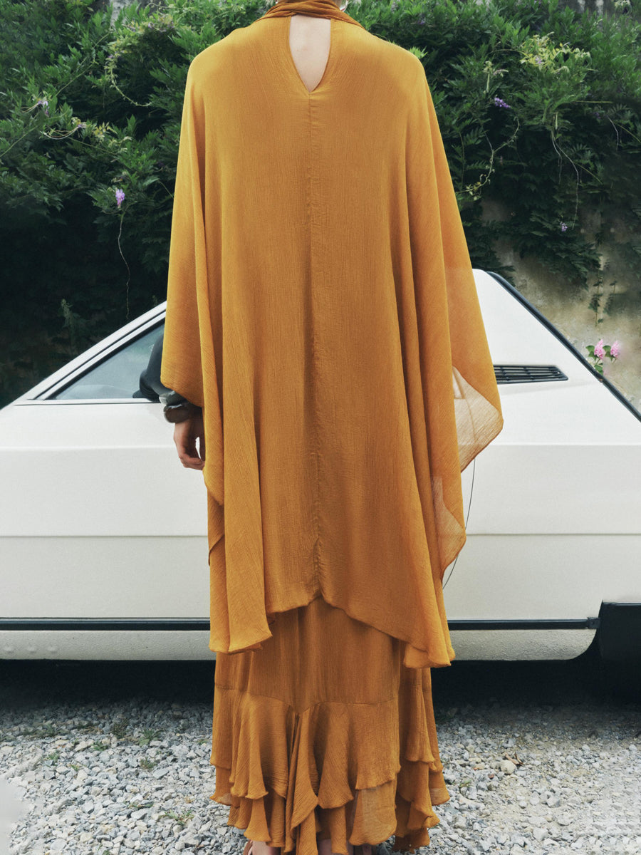 Elegant Cape With Laminated Decorative Dress