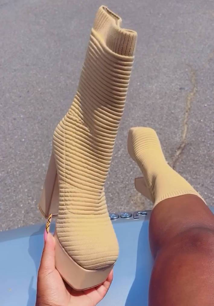 Ribbed Platform Heeled Boots
