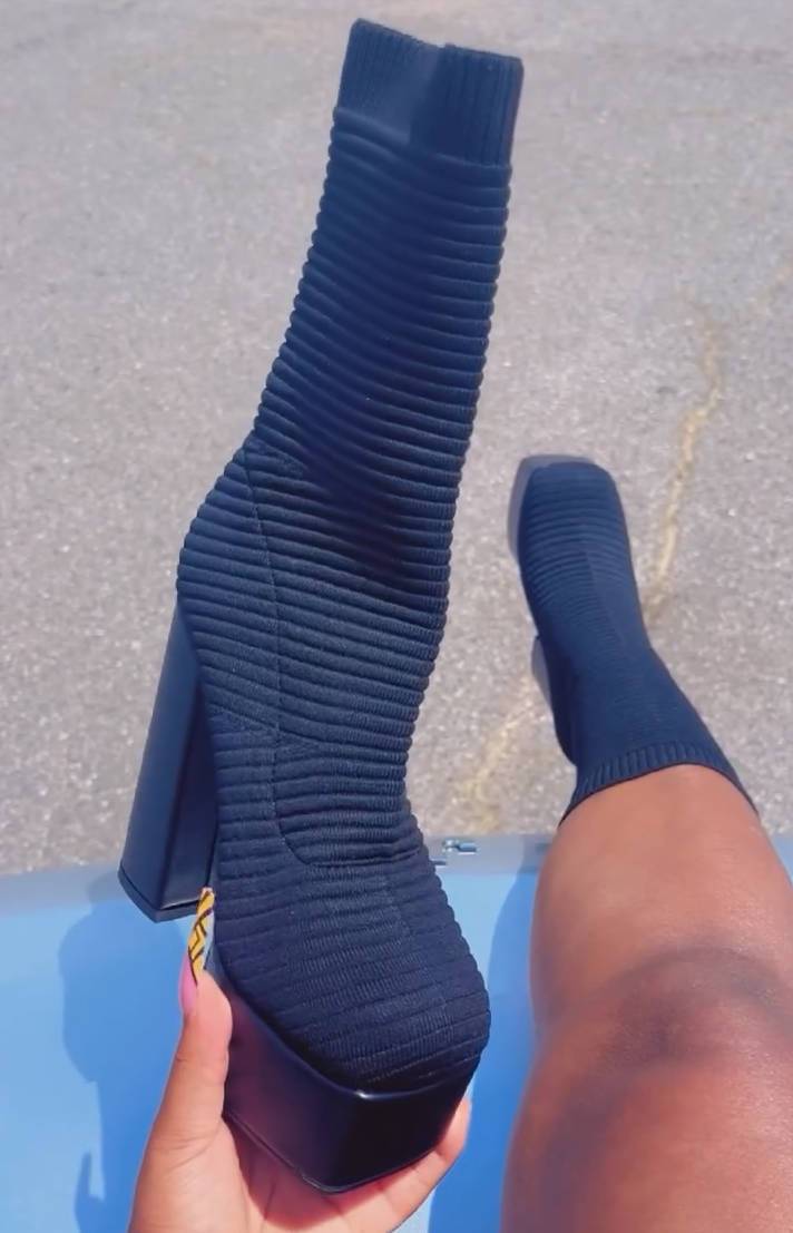 Ribbed Platform Heeled Boots