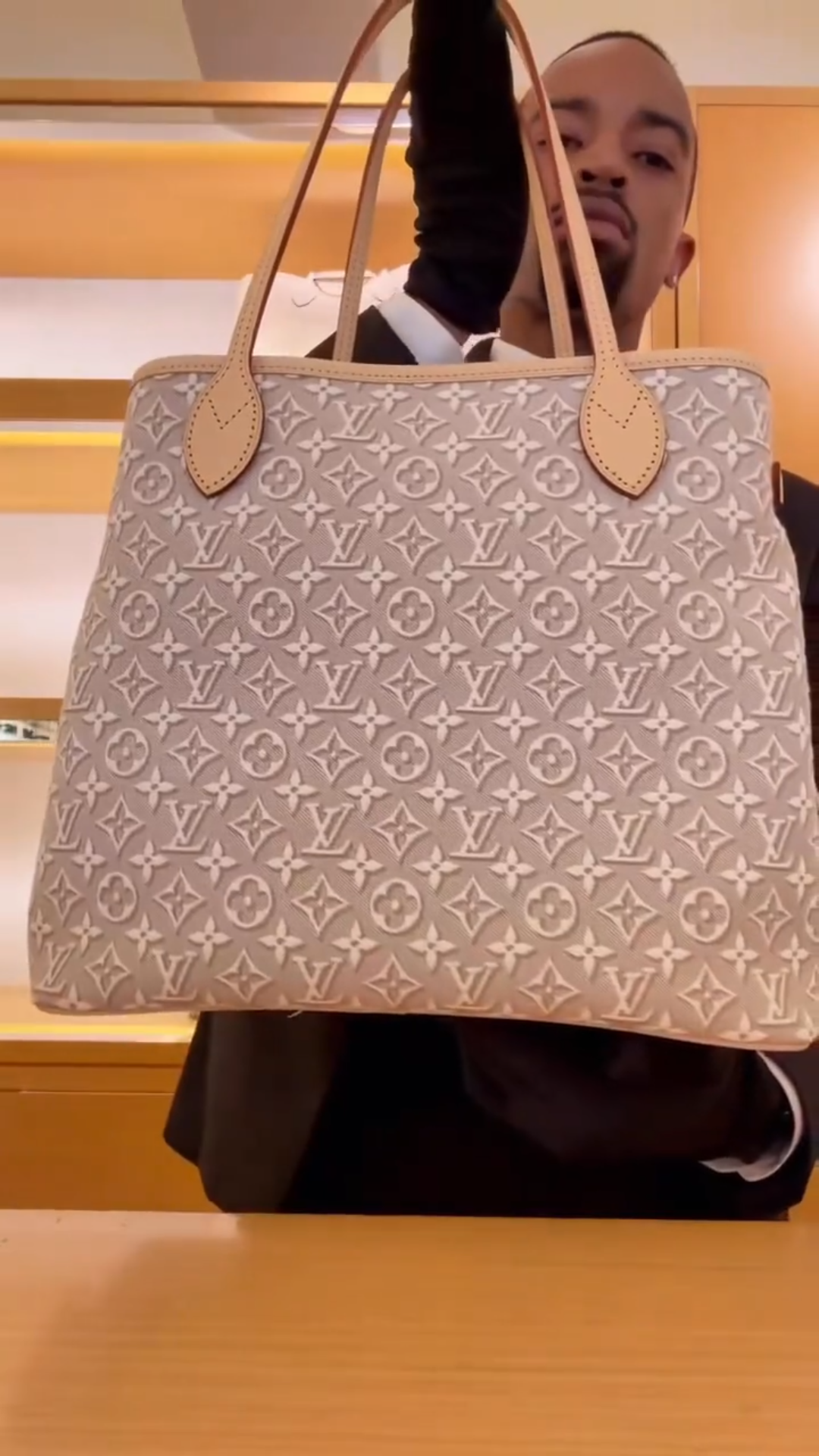 Neverfull MM in Monogram Emblem Poplar