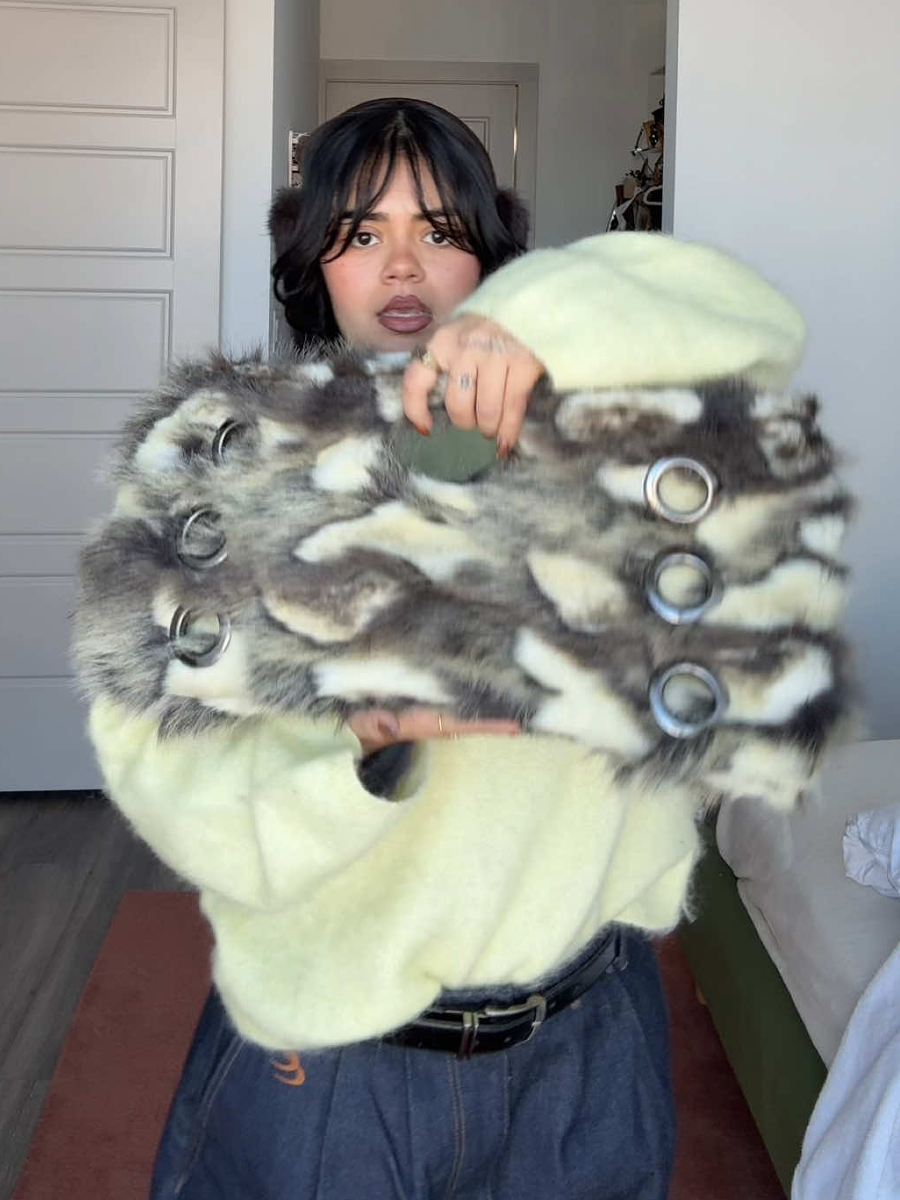 Faux Fur Metal Ring Tote