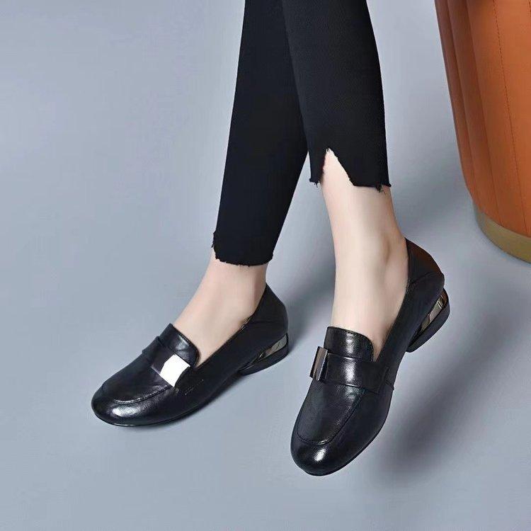 Low-Heeled Fashionable Loafers